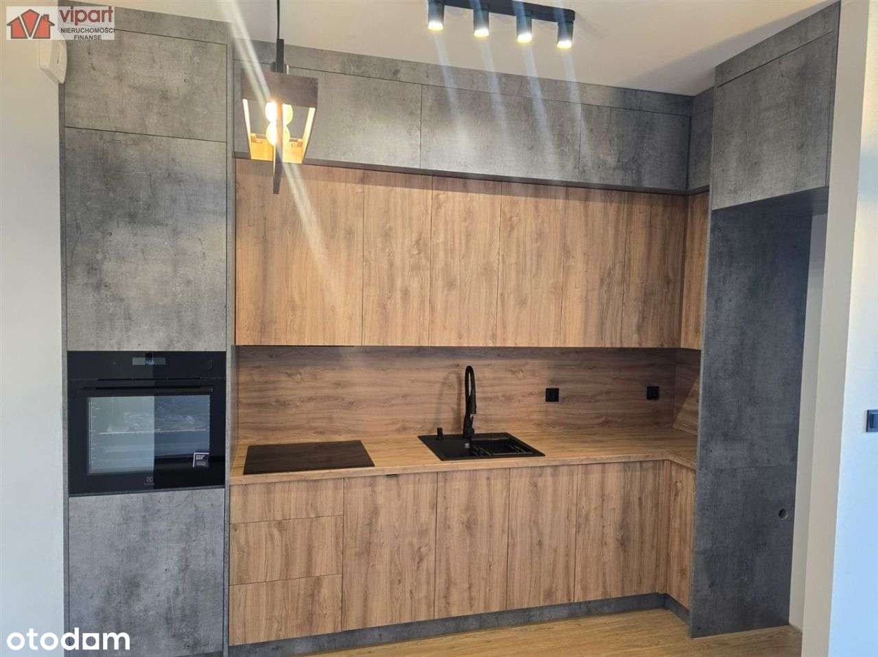 Przytulna kawalerka na osiedlu Panorama w Tychach-2