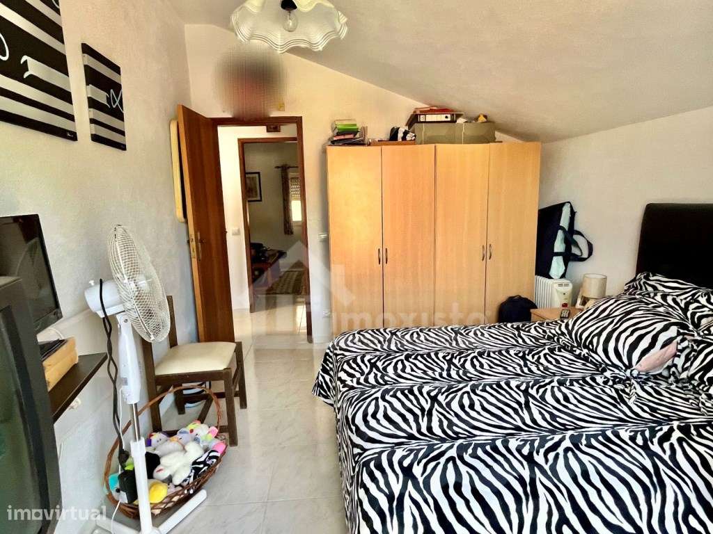 Moradia T4 pronta a habitar em Castanheira de Pera-17