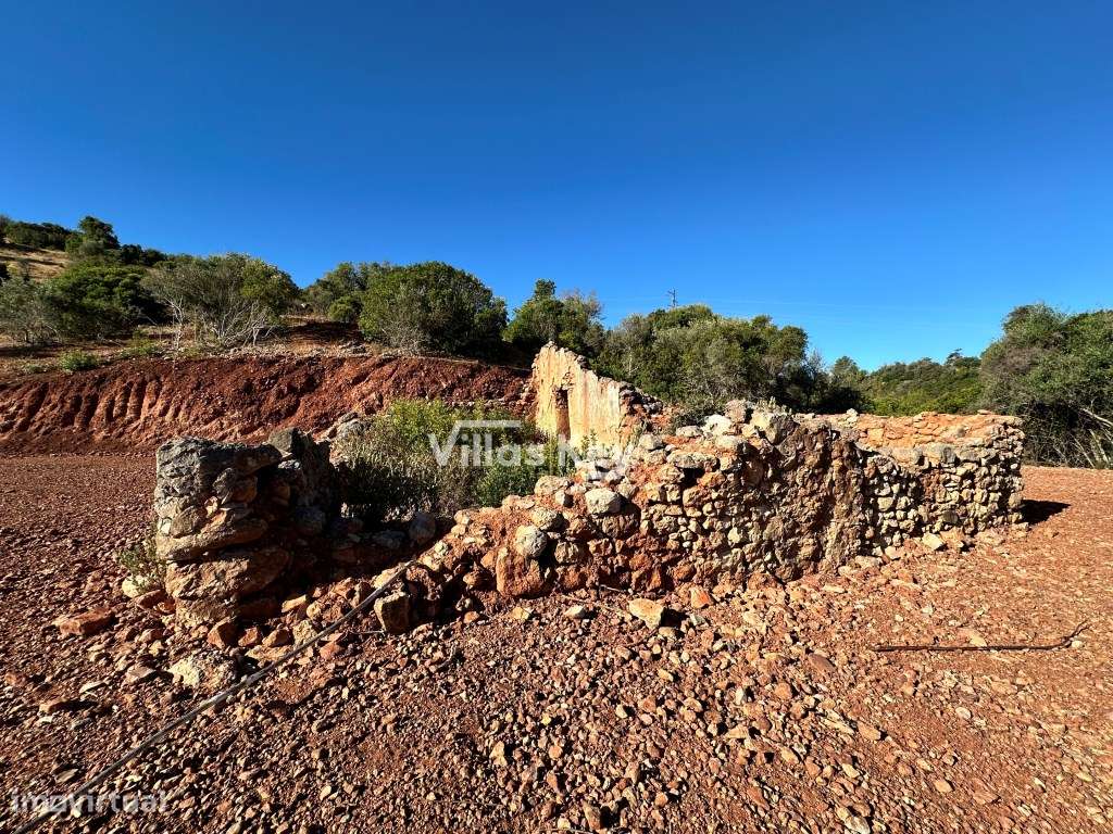 Terreno com água e luz, projeto para construir 60 m2 Odiáxere, Lagos. - Grande imagem: 2/23