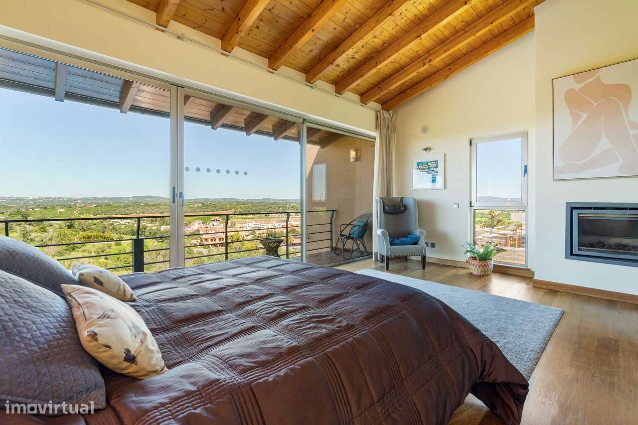 Moradia Encantadora com Piscina e Vistas Deslumbrantes sobre o Campo-21