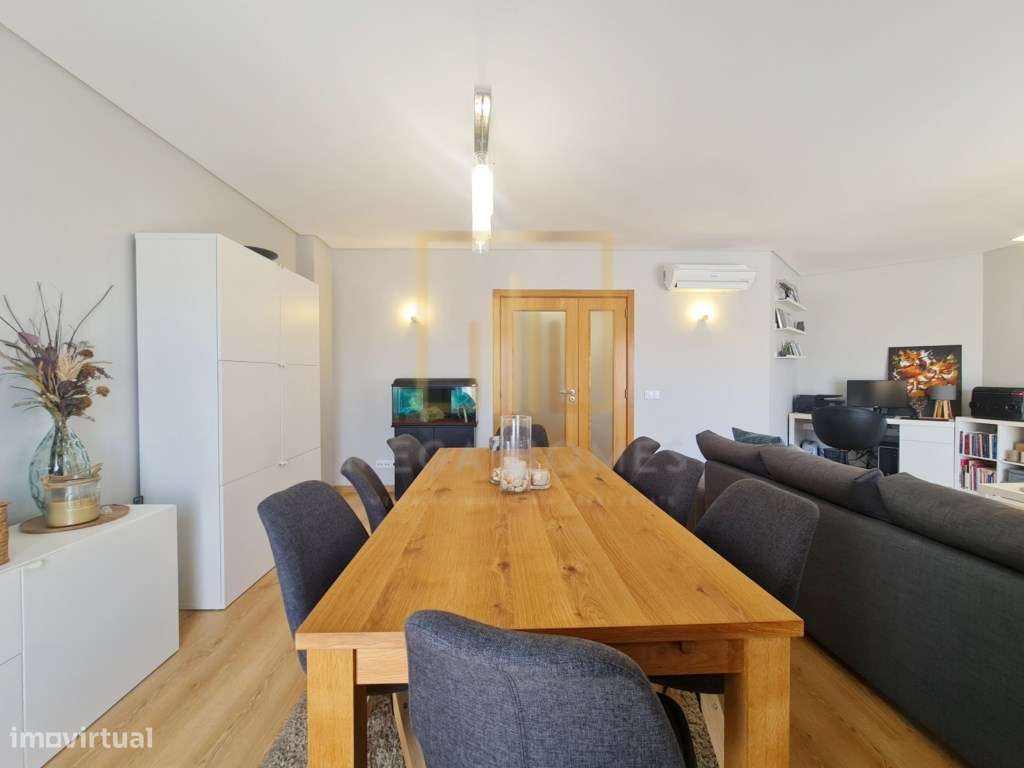 Apartamento T3 com Terraço e 3 WC, em Lagoa.-29