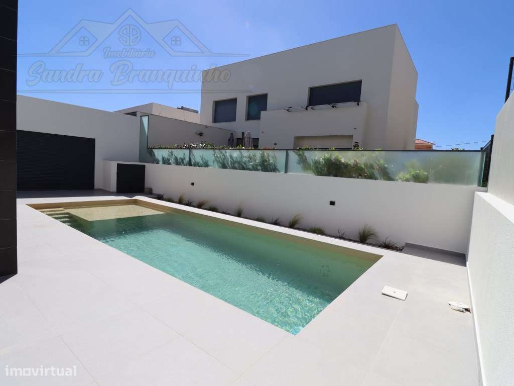 Moradia T5 (NOVA) com Piscina-5