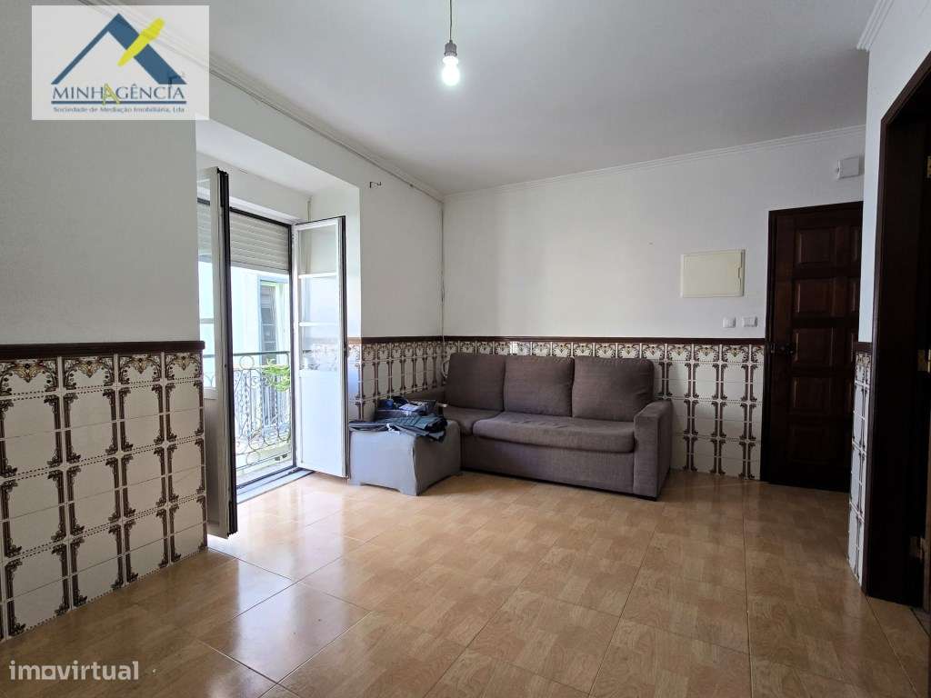 Prédio com 4 frações junto à Av. Luisa Todi em Setúbal-6