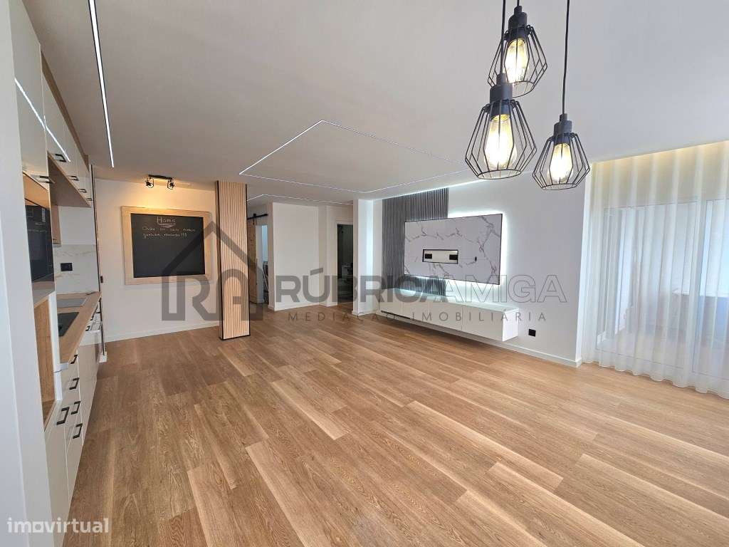 T3 renovado na zona de Betunes em Loulé-0