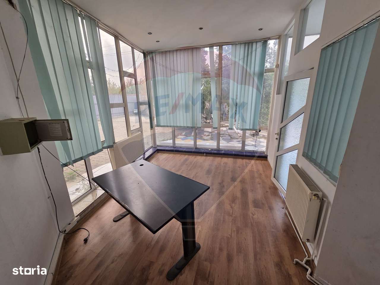 Ansamblu casa de locuit, hala productie ,spatiu de birouri si teren-13