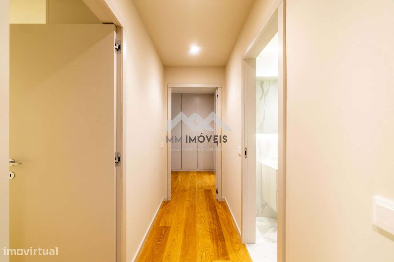 Apartamento T4 2024 | Alameda Jardins da Arrábida | Varanda | Vistas R-12