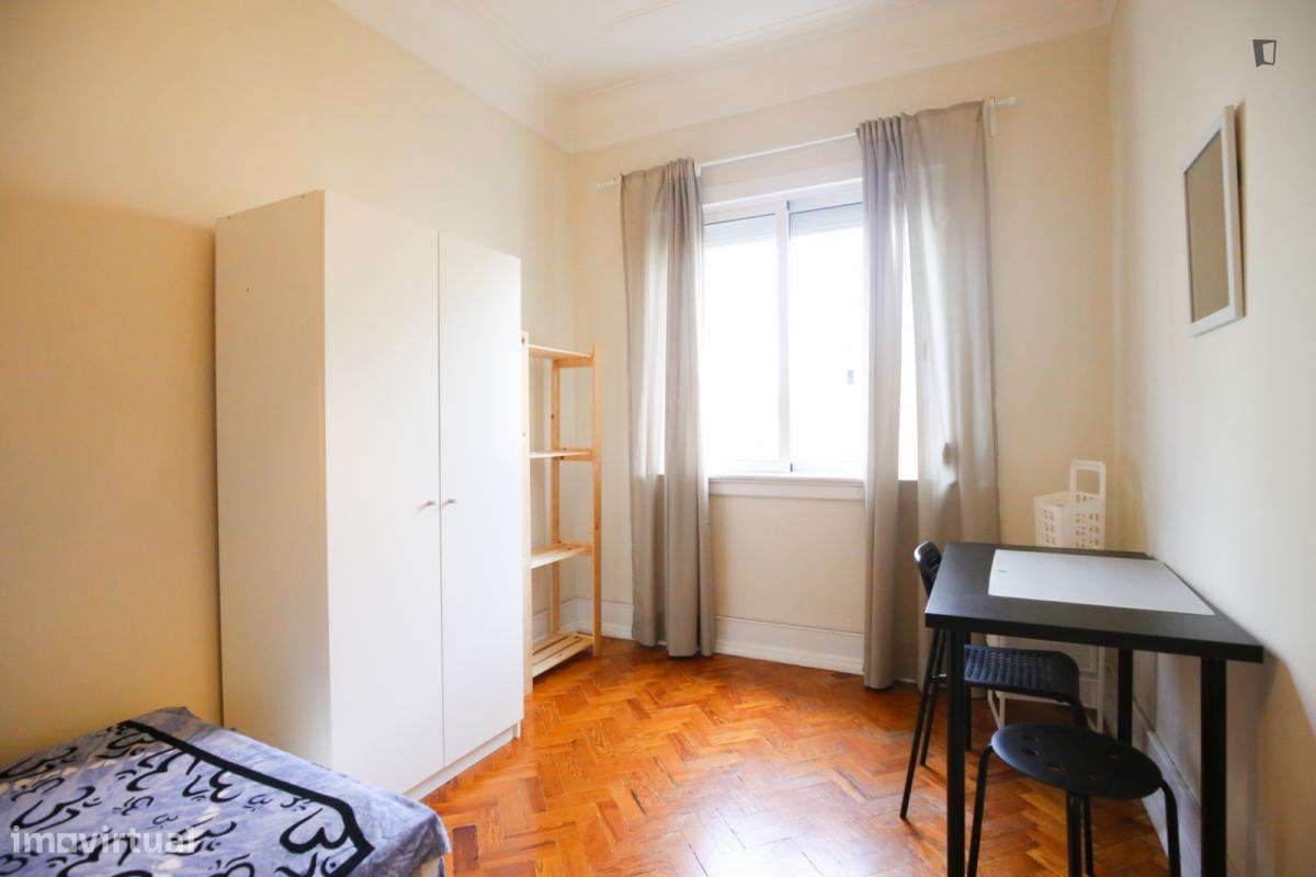 Quarto - localizado em Alameda Lisbon - Grande imagem: 4/43