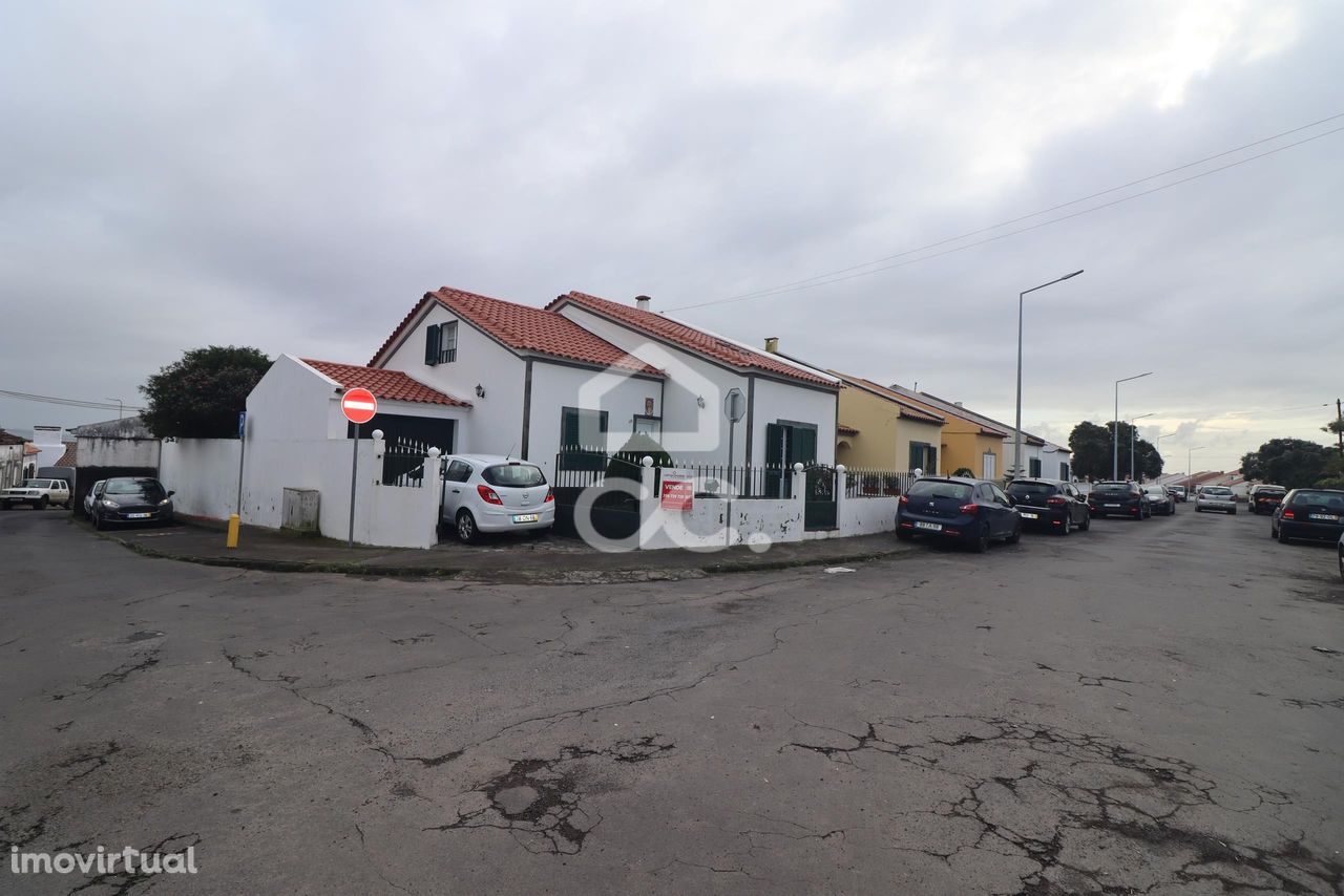 Moradia com 4+1 Quartos -  Fajã de Cima - Ponta Delgada