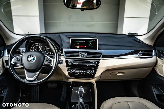 BMW X1 sDrive20i Sport Line - 7