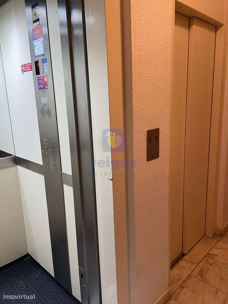 Apartamento T3 junto à Escola Ginestal Machado - Grande imagem: 4/19