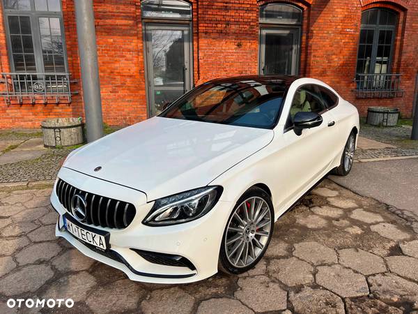 Mercedes-Benz Klasa C 300 9G-TRONIC - 12