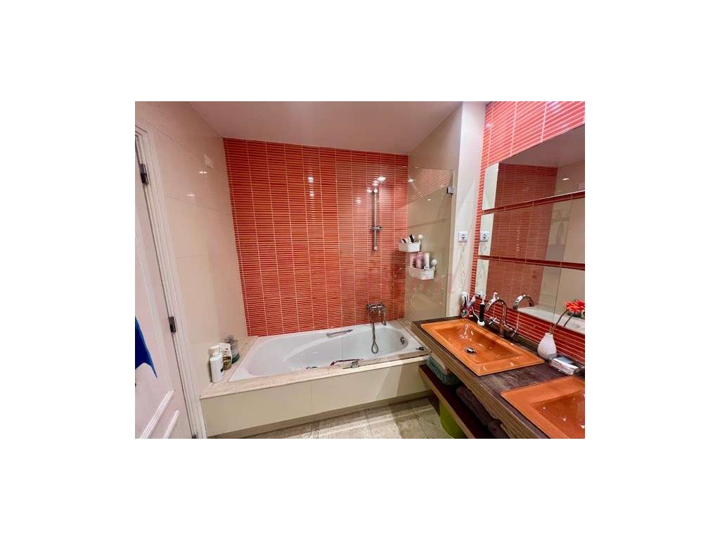 Apartamento T4 no Infantado-32