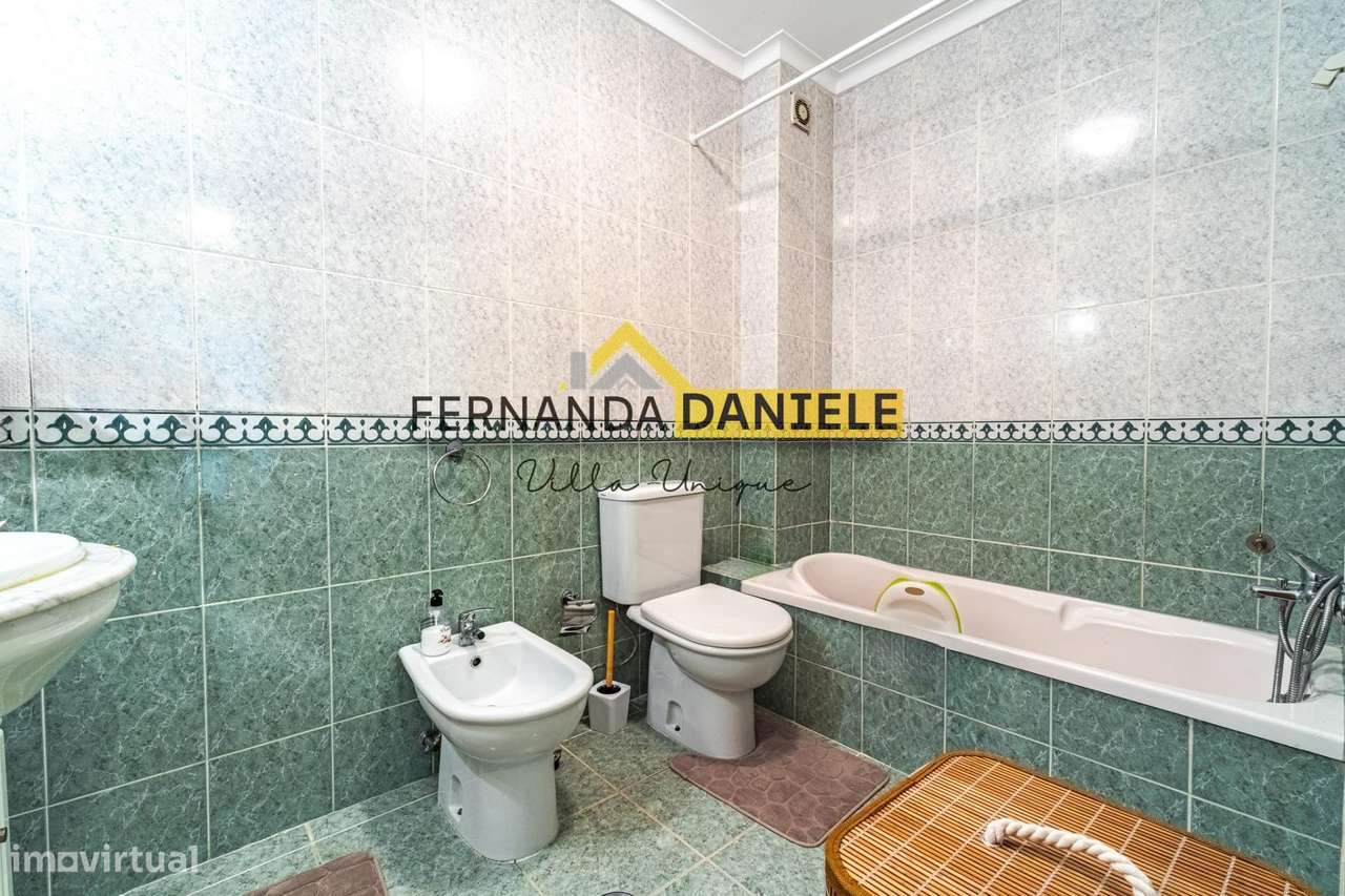 Oportunidade p/ investimento - Apartamento T2 com varanda em Fiães --17