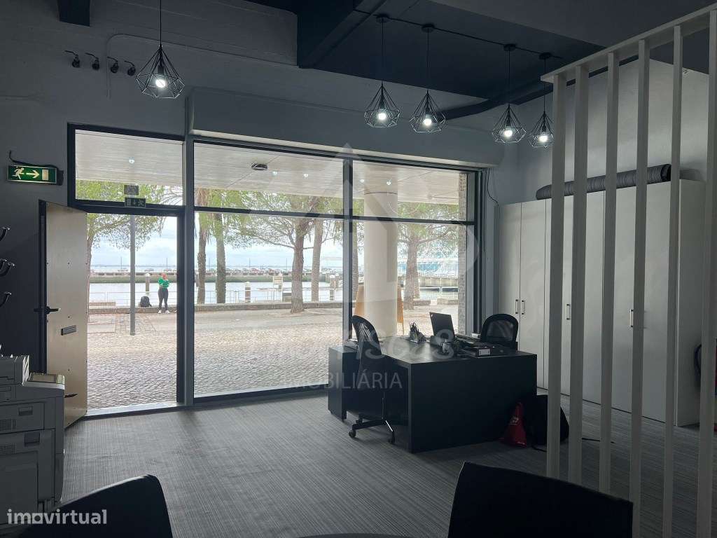 Loja para comércio, com parqueamento na Marina do Parque das Nações - Grande imagem: 5/11