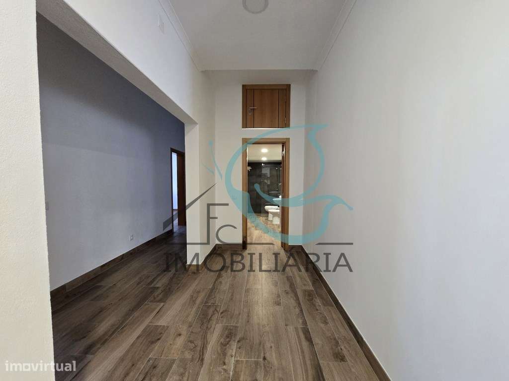 EXCLUSIVO - Excelente moradia de 2 pisos, com licença AL-31