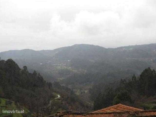 Casa em pedra para recuperar em aldeia - Grande imagem: 4/4