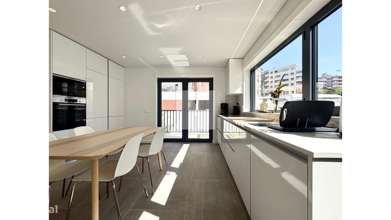 Moradia T4 Nova e Completa-10