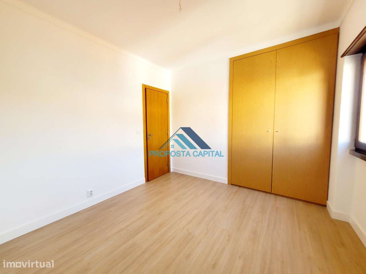Apartamento T2 Totalmente Remodelado | Centro Sesimbra 200m da Praia-19
