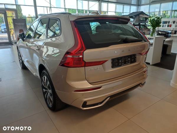 Volvo XC 60 B4 B Plus Dark - 4