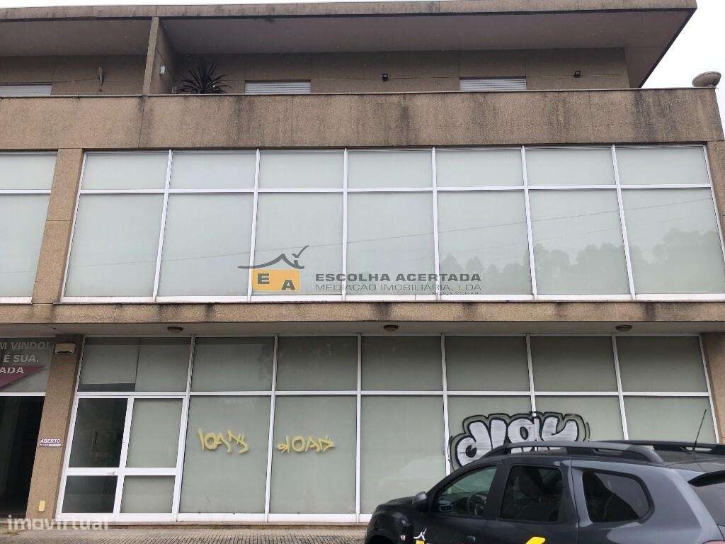 Prédio comercial para transformar em habitação - Grande imagem: 4/28