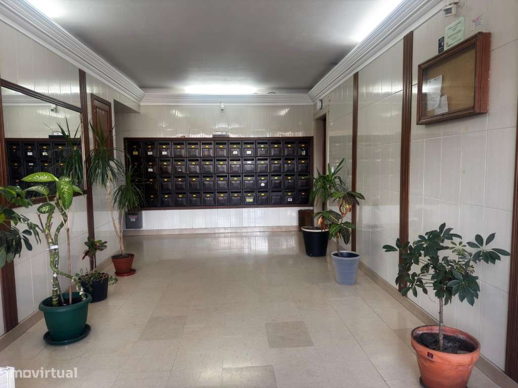 APARTAMENTO T3 - NA RUA CORREIA GARÇÃO - ODIVELAS-33