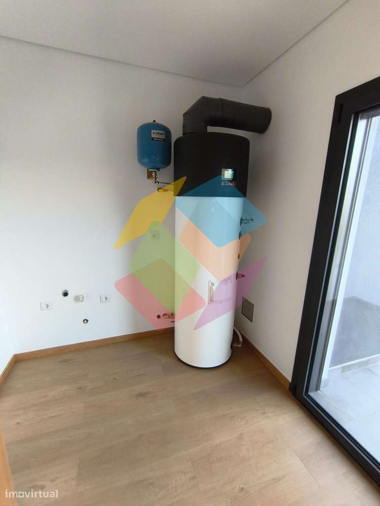 Moradia em Lobão, moderna, luminosa e pensada para o conforto da fam?-11