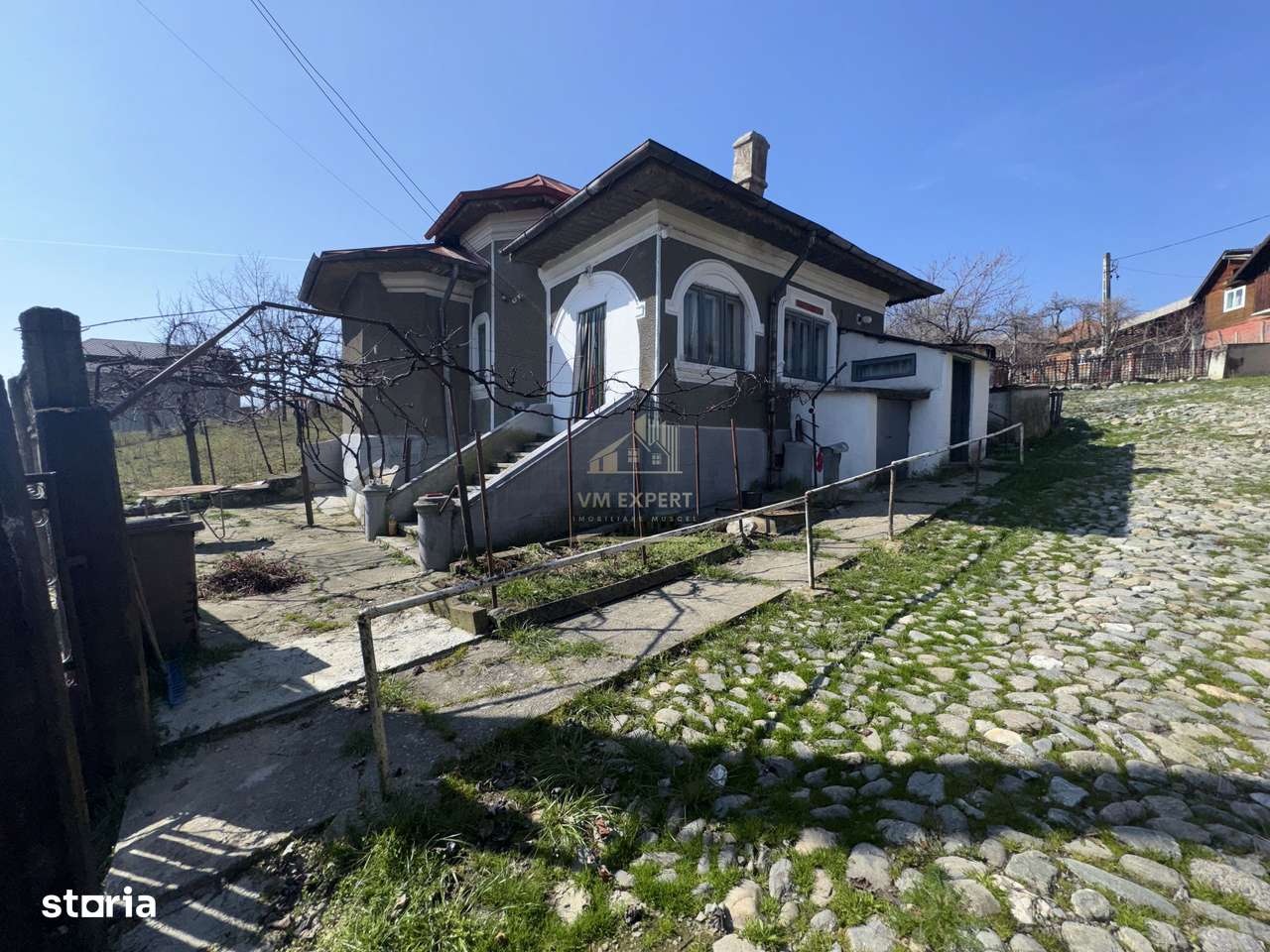 CASA 3 CAMERE+ANEXA 2 CAMERE GARAJ TEREN 2430MP BEREVOIESTI ARGES - Imagine principală: 4/20