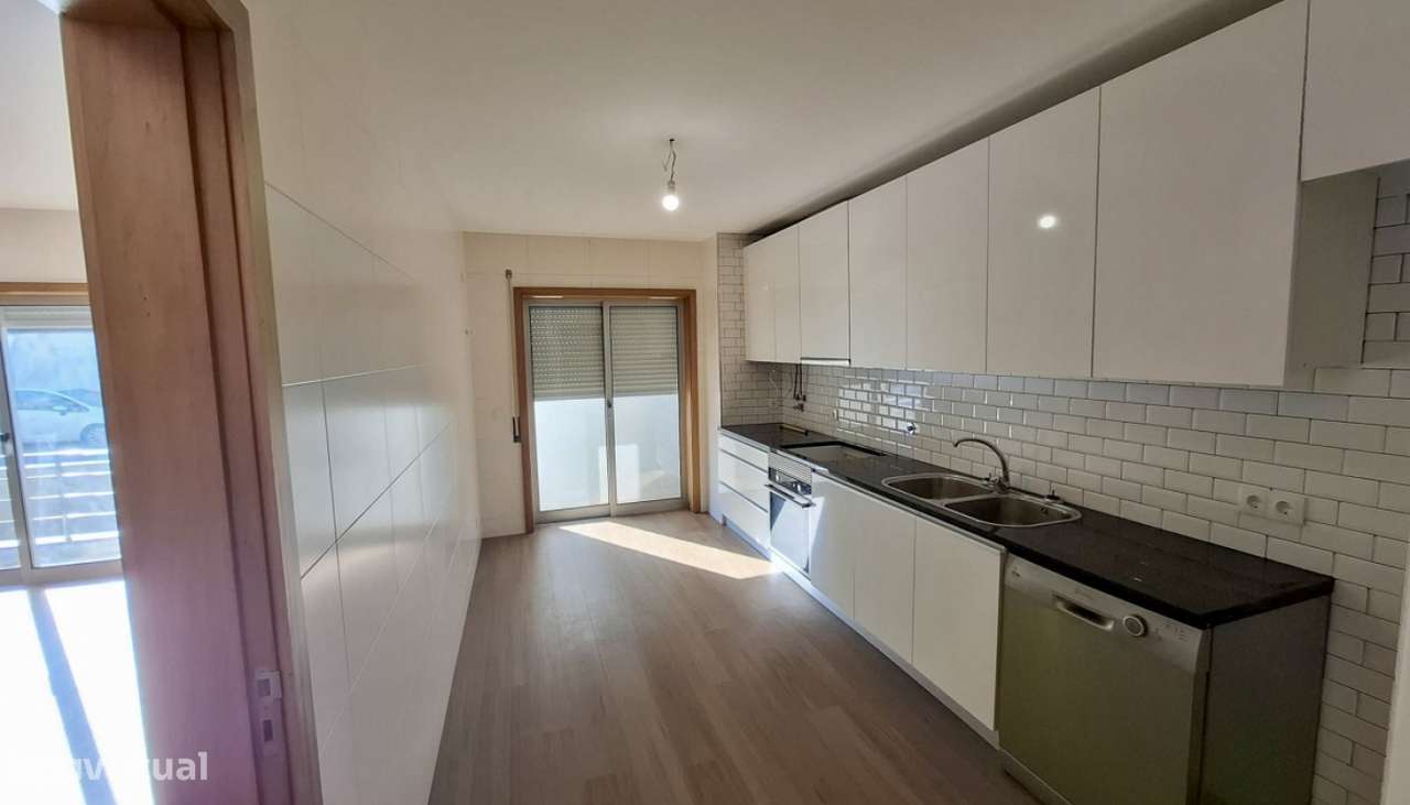 Venda de Apartamento T3 remodelado, próximo do metro, em Areia, Vila - Grande imagem: 4/21