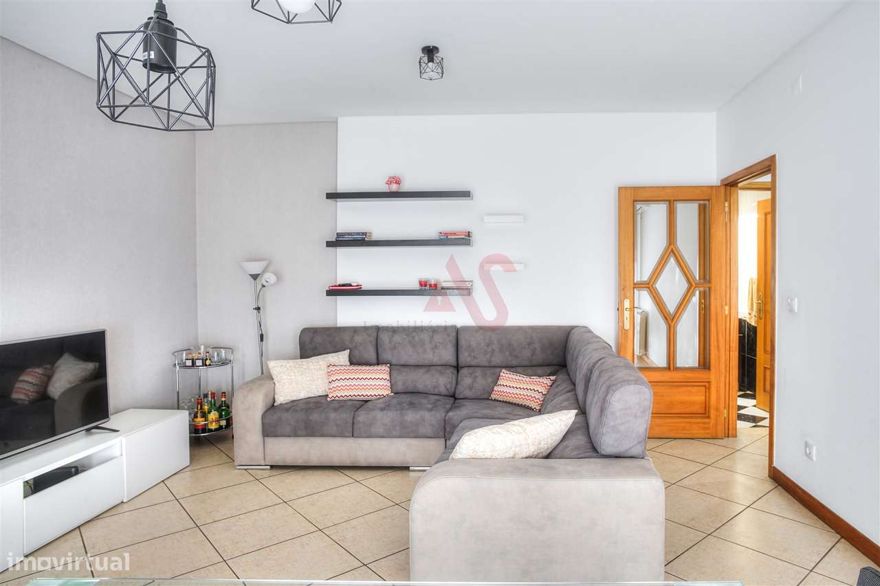 Apartamento T2 com Varanda e Garagem em Fermentões, Guimarães - Grande imagem: 4/24