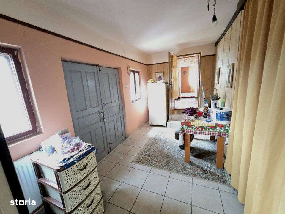 Casa cu Teren intravilan 1500 mp, Centrala termica, Poiana Lacului --4