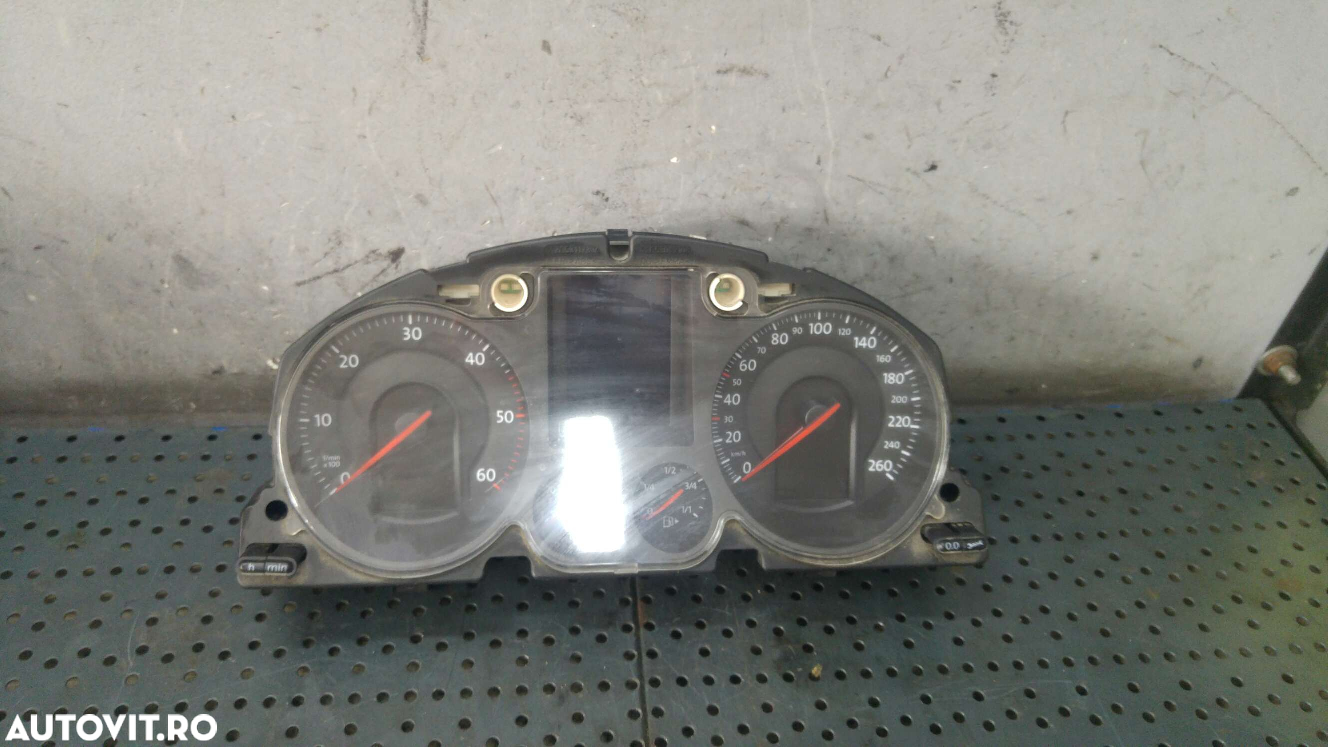 Ceasuri bord diesel vw passat b6 3c a2c53145550 - 3