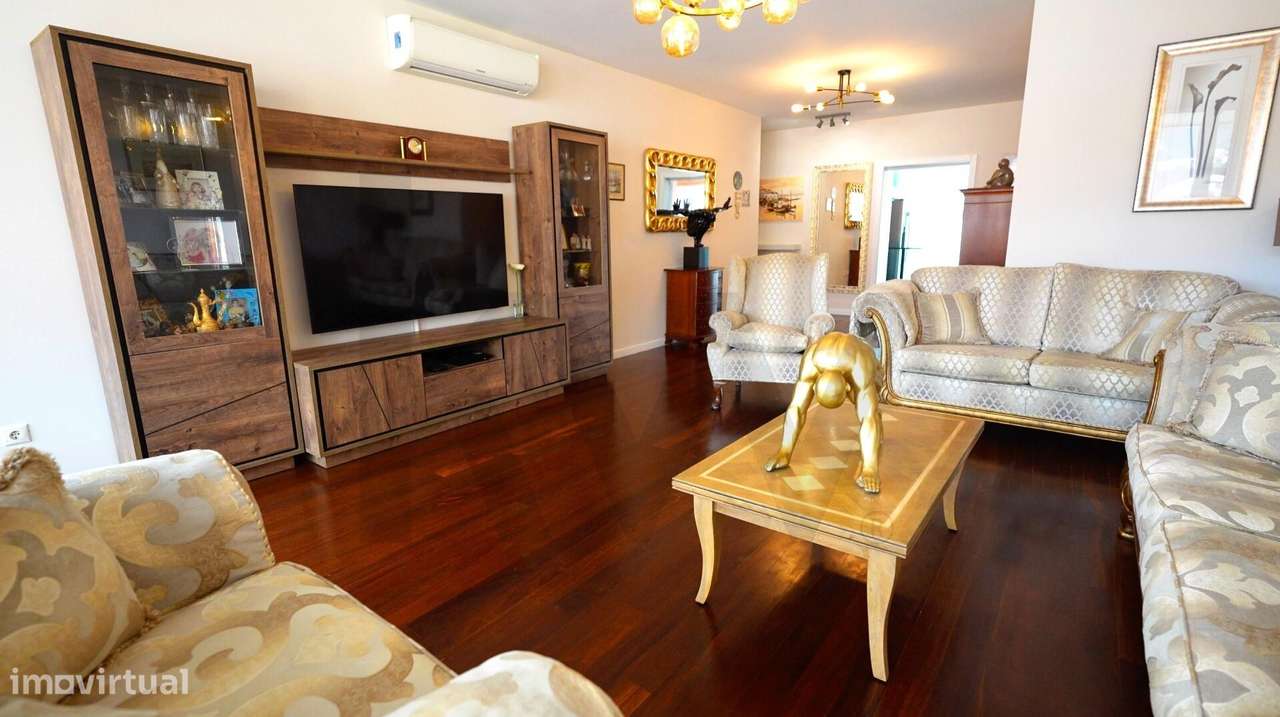 Apartamento T2 nas Madalenas com 170 m2 de área bruta, último piso.-21