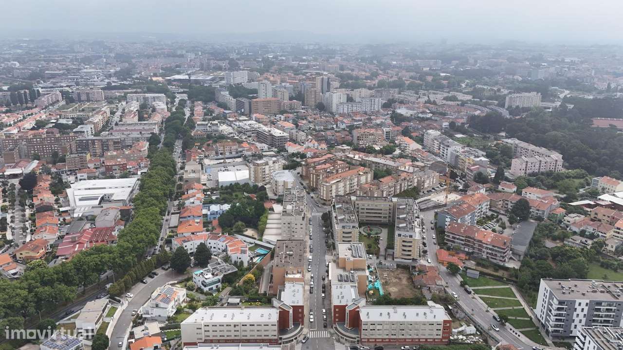T1 com Garagem e Varanda Junto Hosp. São João-17