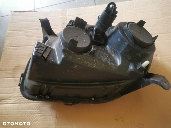 Lampa prawy przód Dacia Duster 260103738R - 4