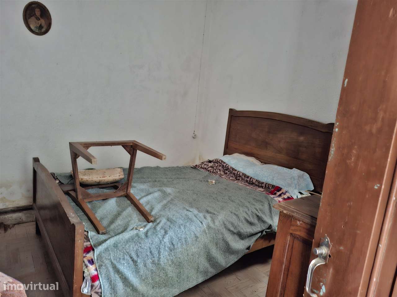 Propriedade Única com 2 Casas para Recuperação e Terreno de 2,6 Hectar-20