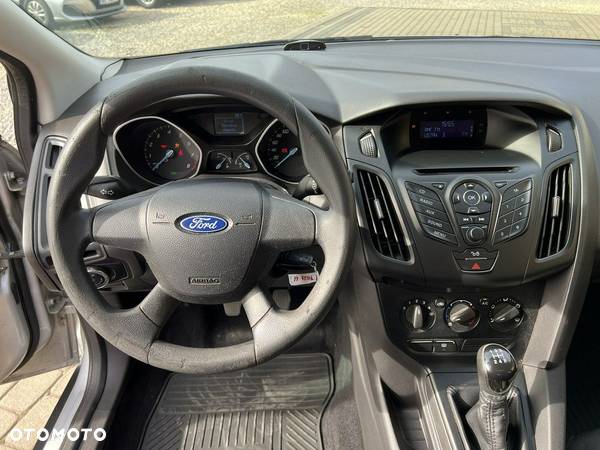 Ford Focus 1.6 Ambiente - 11