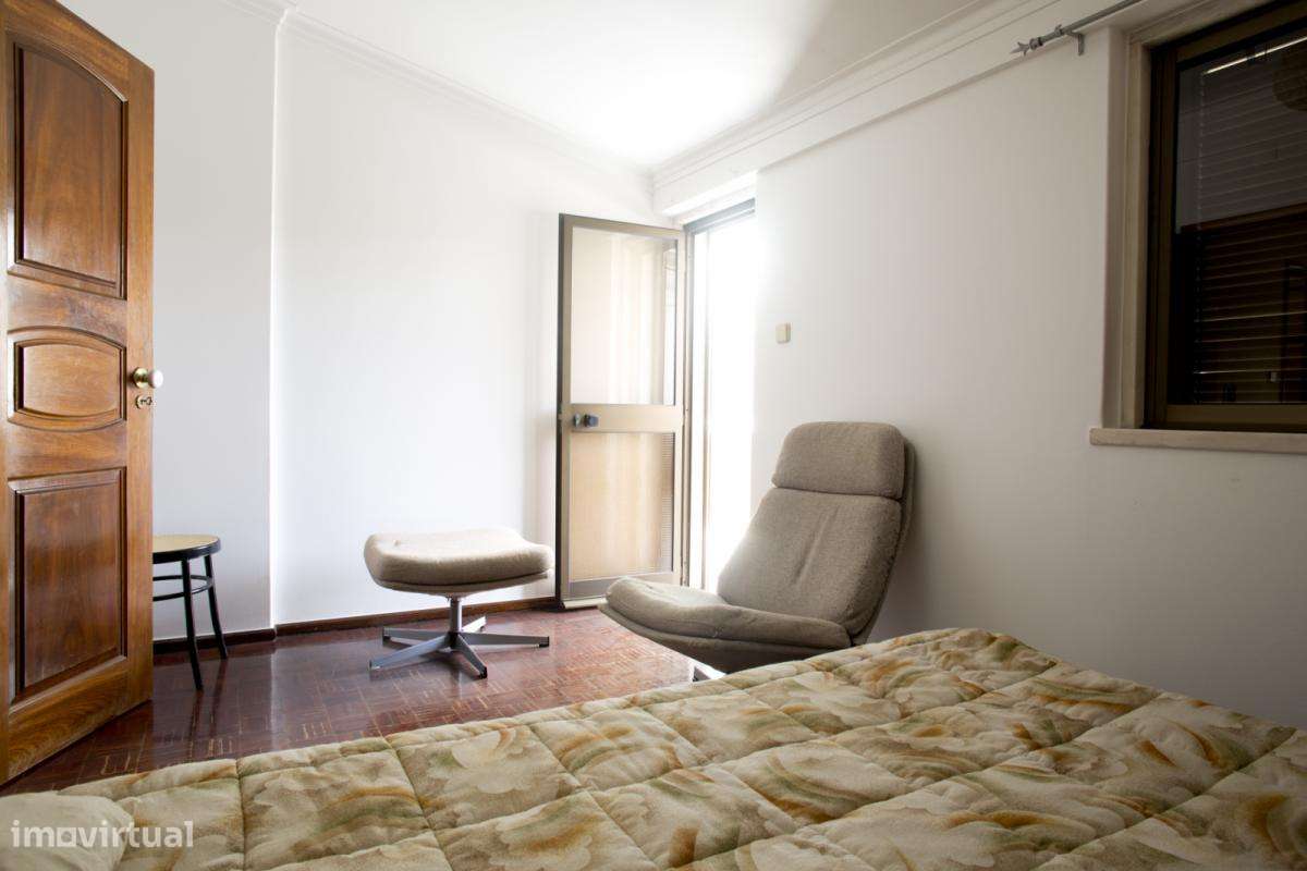 Quarto - localizado em Algés Lisbon - Grande imagem: 5/9