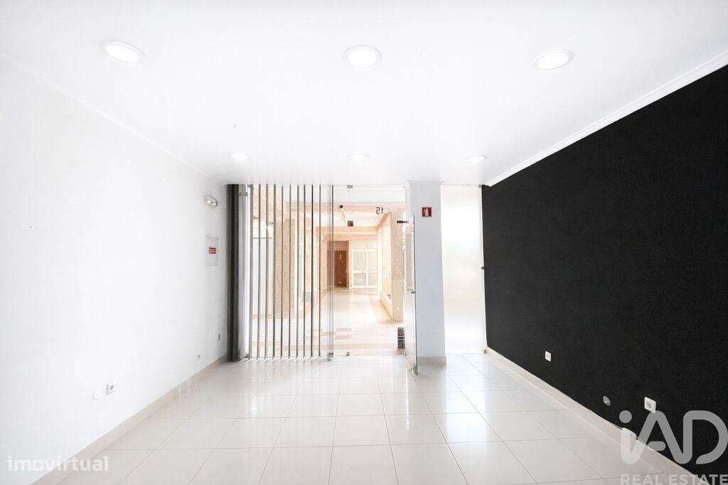 Loja / Estabelecimento Comercial em Faro (Sé e São Pedro) de 23,00 m2 - Grande imagem: 3/13