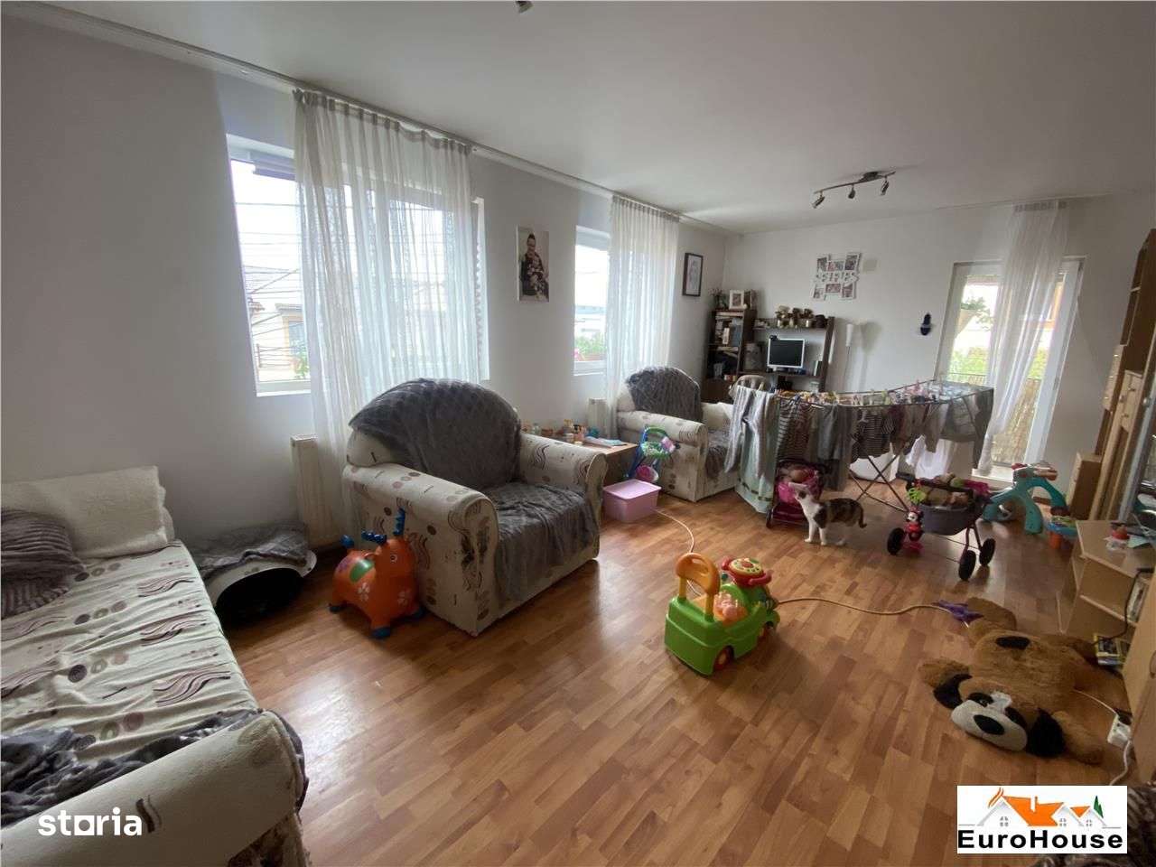 Apartament cu 3 camere de vanzare in Alba Iulia - Imagine principală: 2/12