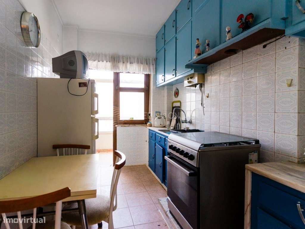 Apartamento T3 - áreas generosas e excelente localização - 500m praia - Grande imagem: 5/51