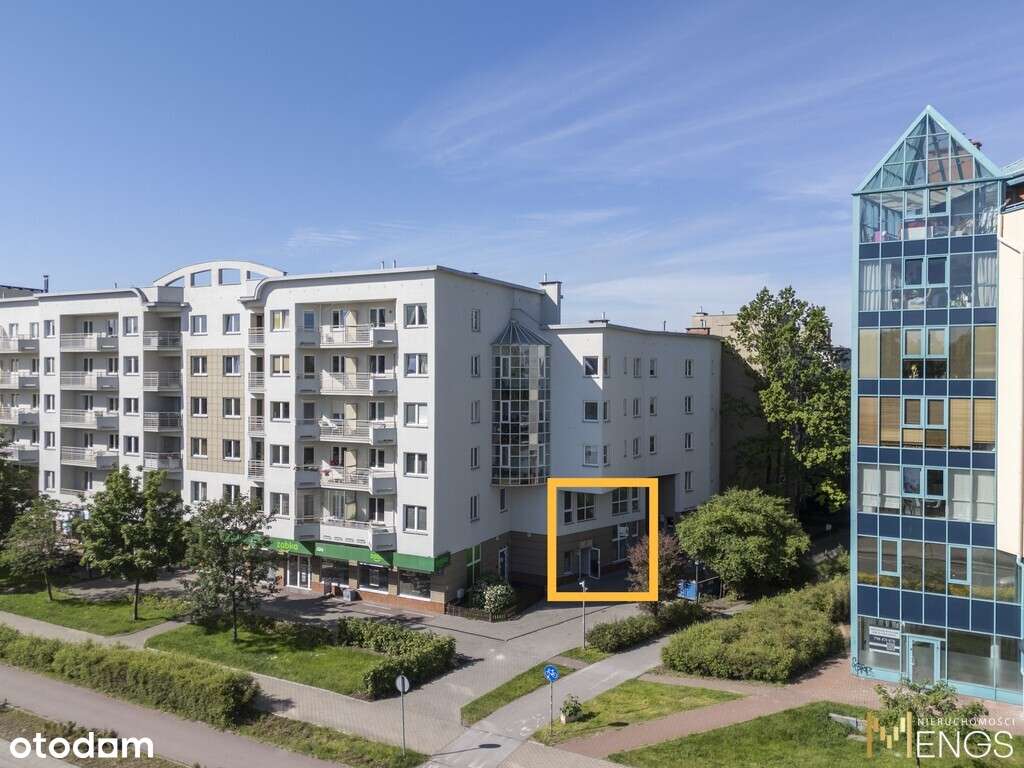 Lokal usługowy z witryną widoczną z al. KEN-10