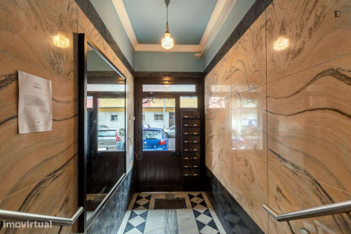 Quarto - localizado em Amadora Lisbon - Grande imagem: 5/7