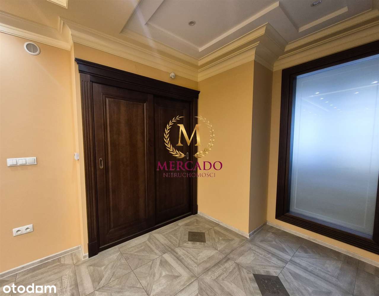 Lokal 80M2 W Bardzo Wysokim Standardzie W Centrum
