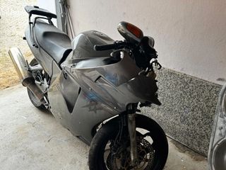 Honda CBR1100XX Peças