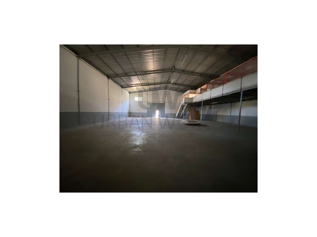 Armazém Industrial, Venda do Pinheiro, Mafra, 591 m2 - Grande imagem: 2/4