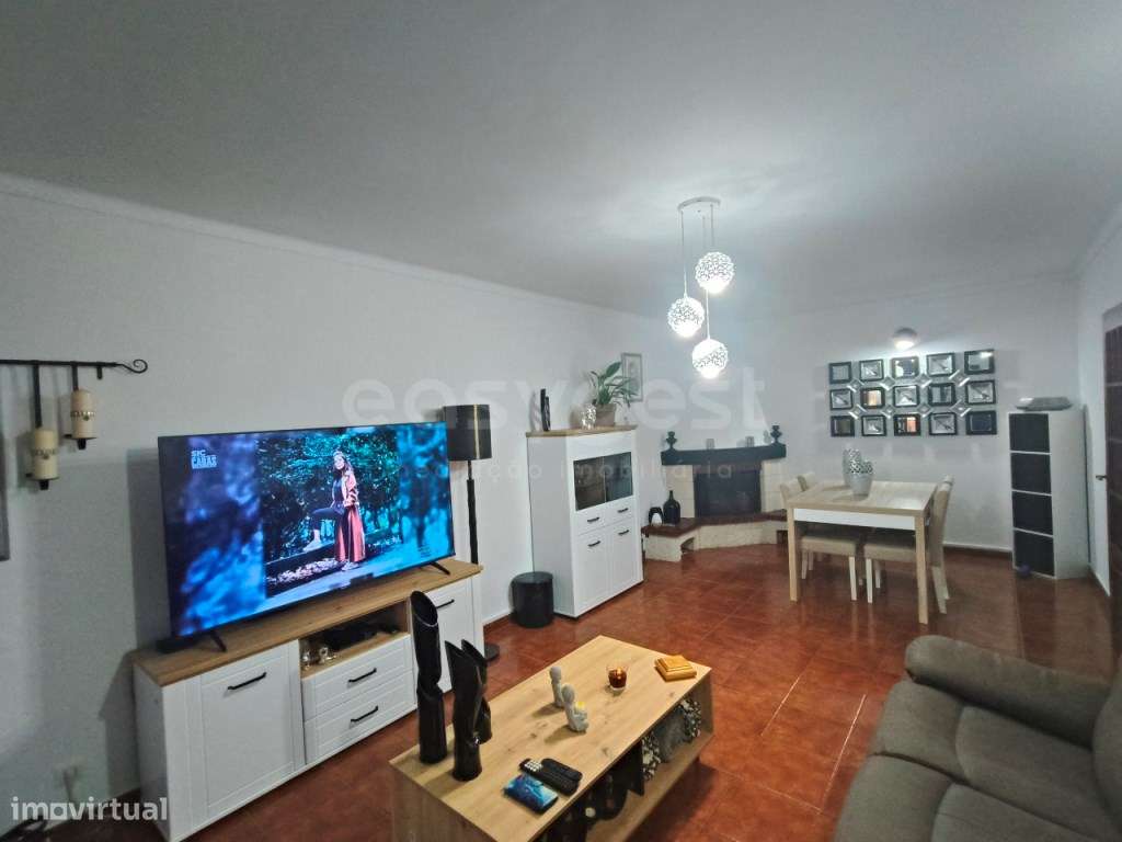 Apartamento T2 com boas áreas e arrecadação - Grande imagem: 1/21