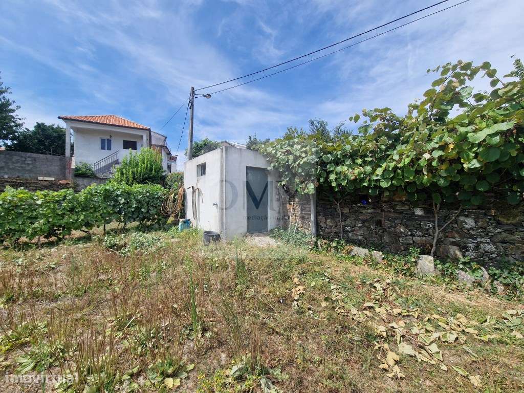 Terreno plano de 830 m² em Abaças, Vila Real-1