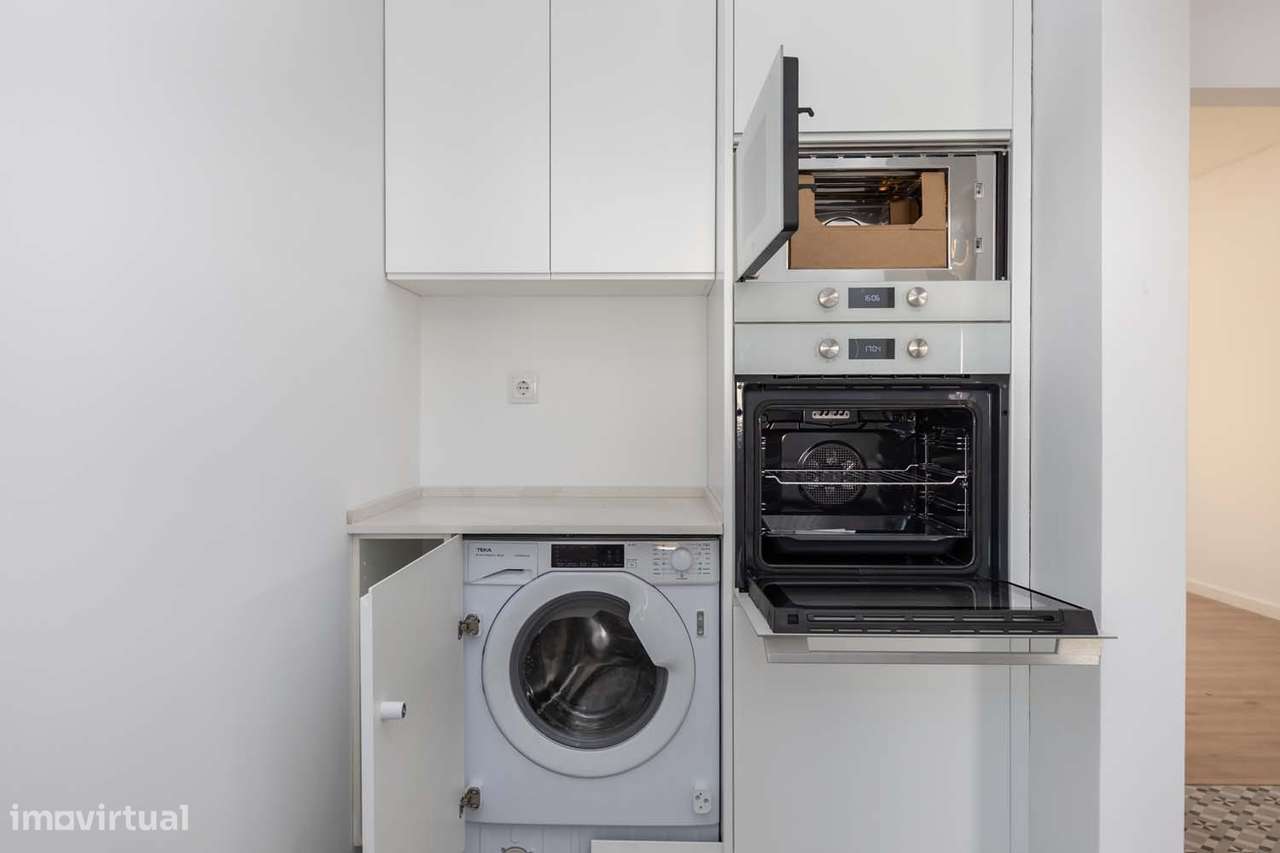 T3 NOVO – Apartamento com Espaço Exterior Único de 500 m² no Seixal-16