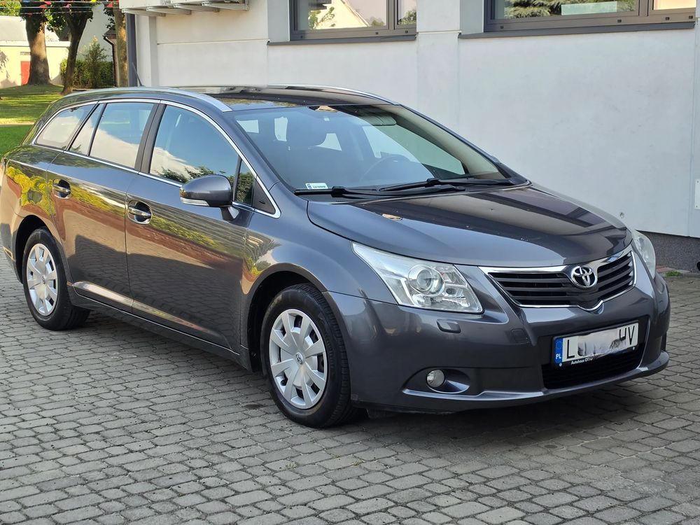 Toyota Avensis III (2009-) 2.0 D-4D 2012
