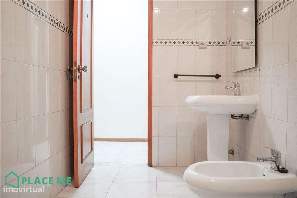 Apartamento T1+1 próximo da Estação de Comboios-21